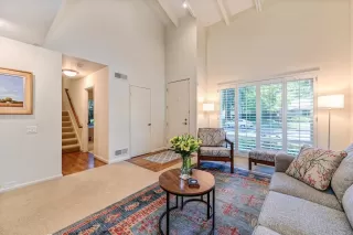 Photo #5: 223077044 Listing