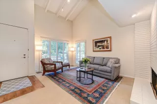 Photo #6: 223077044 Listing