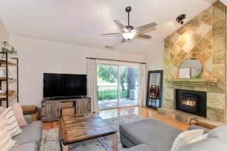 Photo #3: 223077107 Listing 