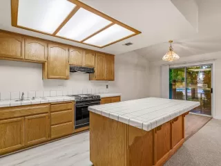 Photo #5: 223077377 Listing