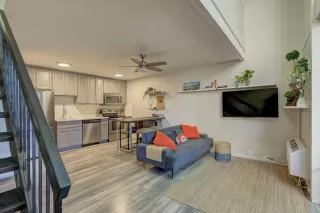 Photo #4: 223077380 Listing