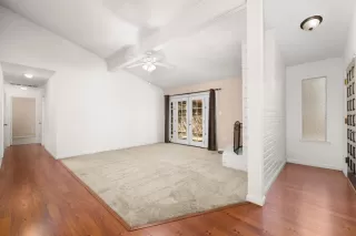 Photo #2: 223077390 Listing 