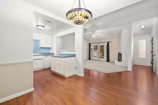 Photo #5: 223077390 Listing 