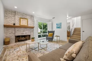 Photo #4: 223077854 Listing