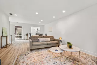 Photo #5: 223077854 Listing