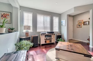 Photo #5: 223078614 Listing