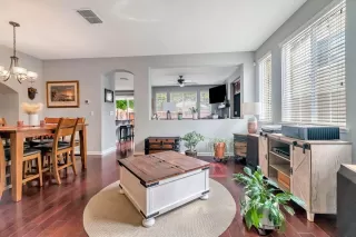 Photo #6: 223078614 Listing