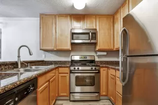 Photo #2: 223079070 Listing