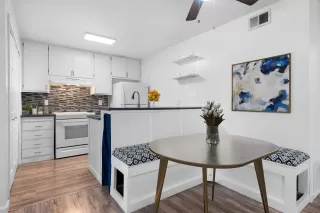 Photo #6: 223080245 Listing