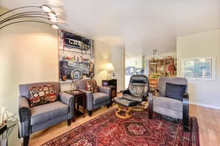 Photo #6: 223080690 Listing