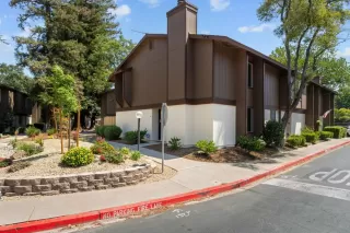 Photo #3: 223081427 Listing 