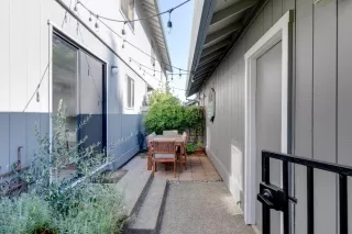 Photo #4: 223081441 Listing