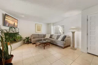 Photo #4: 223081541 Listing