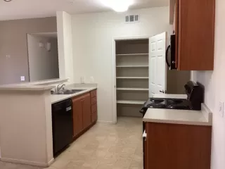 Photo #4: 223082102 Listing