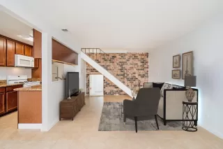Photo #3: 223082331 Listing 