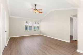 Photo #6: 223083152 Listing