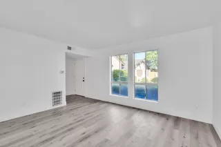 Photo #3: 223083886 Listing