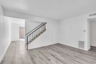 Photo #6: 223083886 Listing