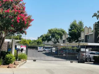 Photo #4: 223084219 Listing