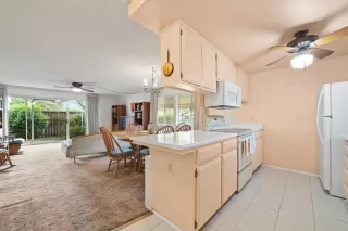 Photo #3: 223084550 Listing