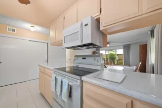 Photo #5: 223084550 Listing