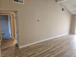 Photo #4: 223084595 Listing