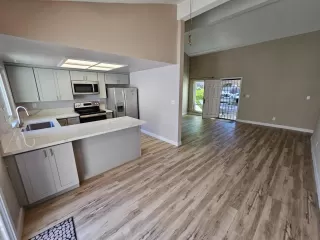 Photo #6: 223084595 Listing