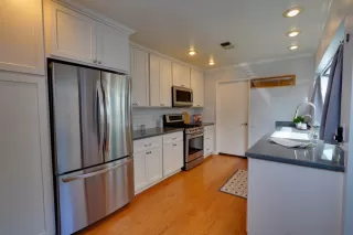 Photo #1: 223084961 Listing