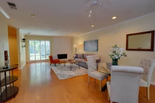 Photo #2: 223084961 Listing