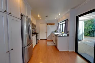 Photo #5: 223084961 Listing