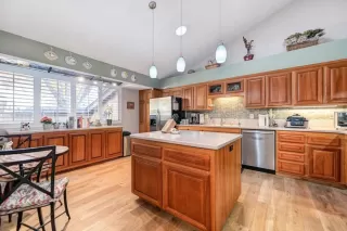 Photo #4: 223085275 Listing