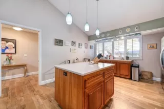 Photo #5: 223085275 Listing