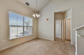 Photo #4: 223085318 Listing