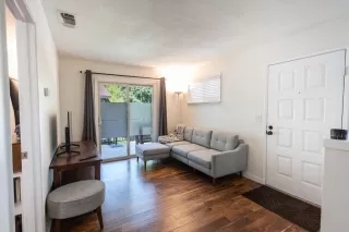 Photo #2: 223086547 Listing