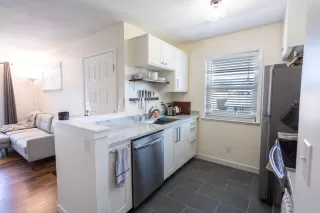 Photo #5: 223086547 Listing