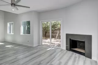 Photo #4: 223086758 Listing