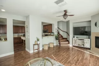 Photo #2: 223087522 Listing