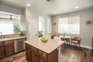 Photo #6: 223087522 Listing