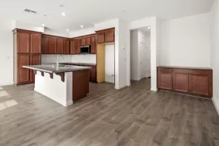 Photo #4: 223087656 Listing