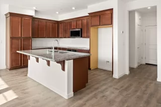 Photo #5: 223087656 Listing