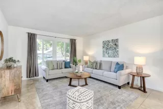 Photo #4: 223087681 Listing