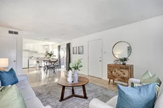 Photo #6: 223087681 Listing