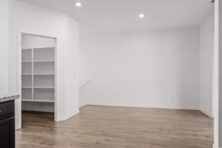 Photo #5: 223087690 Listing