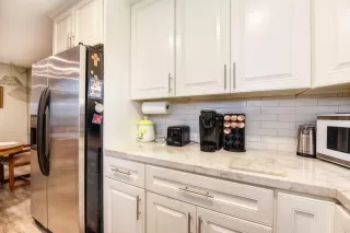 Photo #2: 223087950 Listing 