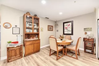 Photo #5: 223087950 Listing 