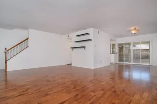 Photo #2: 223088609 Listing