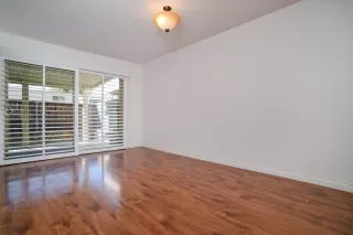 Photo #4: 223088609 Listing