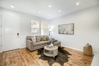 Photo #6: 223089387 Listing