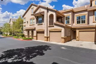 Photo #1: 223089628 Listing