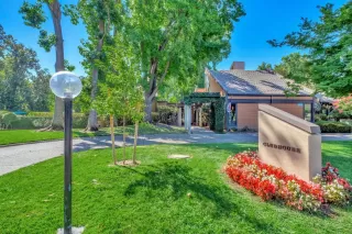 Photo #2: 223089682 Listing